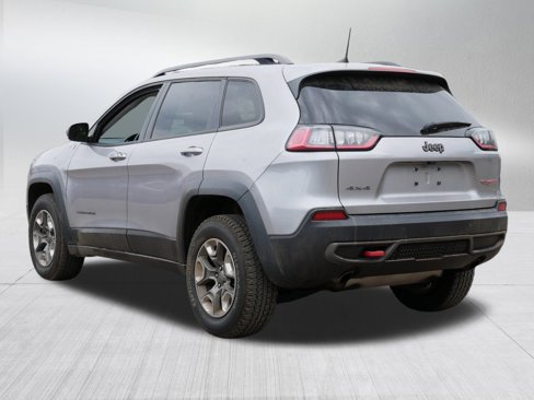 Used 2019 Jeep Cherokee Trailhawk w/ Cold Weather Group image 5