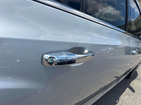 Used 2020 Chrysler 300 Limited image 9