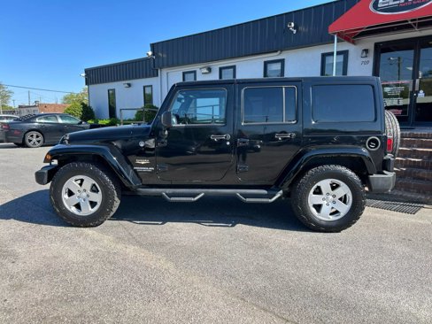 Used 2011 Jeep Wrangler Unlimited Sahara w/ Connectivity Group image 10
