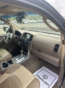 Used 2008 Nissan Pathfinder SE w/ Premium Pkg image 19