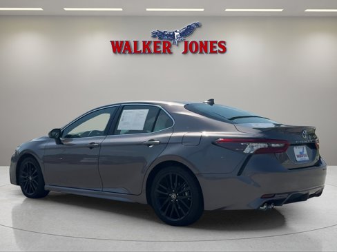 Used 2023 Toyota Camry XSE image 5