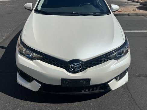Used 2017 Toyota Corolla iM image 8