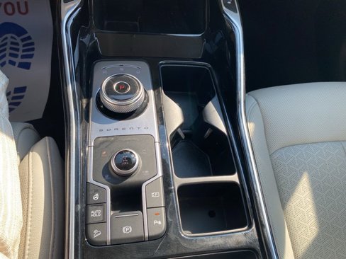 Used 2023 Kia Sorento SX Prestige w/ Panoramic Sunroof Package image 32