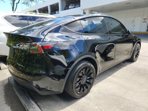 Used 2023 Tesla Model Y Long Range image 4