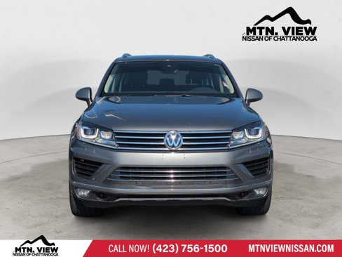 Used 2017 Volkswagen Touareg Sport image 7