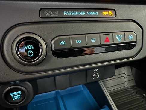 New 2025 Ford Maverick XLT image 41