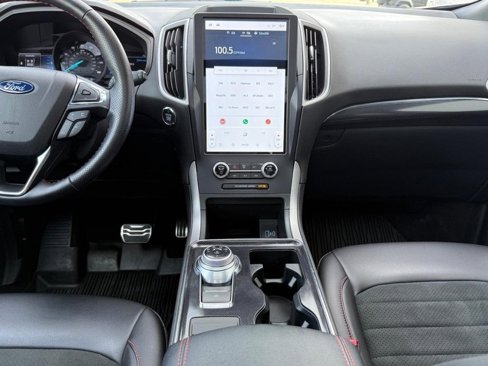Certified 2022 Ford Edge ST-Line w/ Cold Weather Package image 9