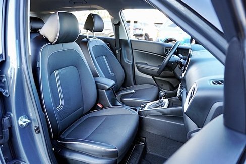 Certified 2024 Hyundai Venue Limited image 12