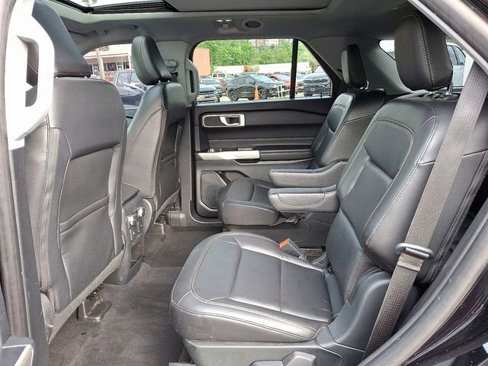 Used 2021 Ford Explorer XLT w/ Equipment Group 202A image 19