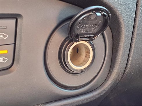 Used 2022 Nissan Frontier SV image 10