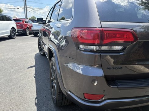 Used 2021 Jeep Grand Cherokee Laredo X image 16