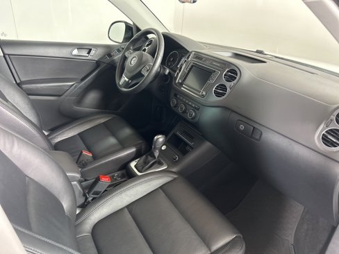 Used 2017 Volkswagen Tiguan Sport image 11