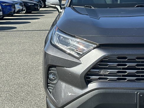 Used 2020 Toyota RAV4 Limited image 10