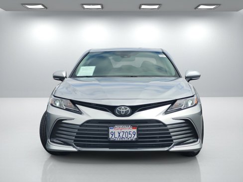 Used 2023 Toyota Camry LE image 2