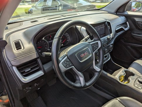 Used 2023 GMC Terrain SLT image 12