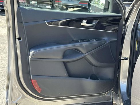 Used 2018 Kia Sorento LX image 7
