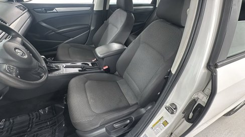 Used 2013 Volkswagen Passat 2.5 S image 10
