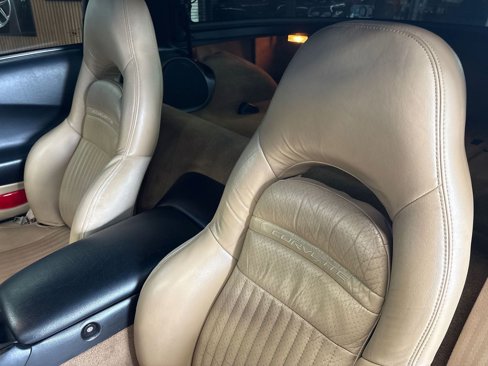 Used 2000 Chevrolet Corvette Coupe w/ Roof Pkg image 38