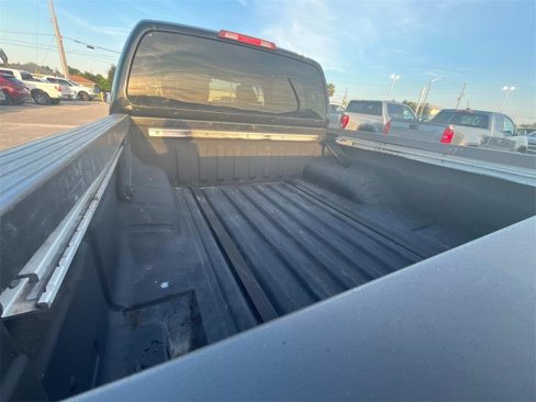 Used 2020 Nissan Frontier SV w/ Midnight Edition Floor Mats image 14