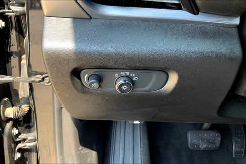 Used 2020 Chevrolet Traverse LS image 29
