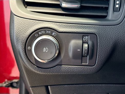 Used 2020 Buick Envision Essence image 11