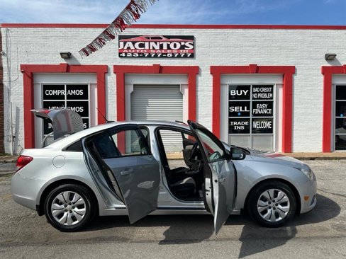 Used 2013 Chevrolet Cruze LS image 40