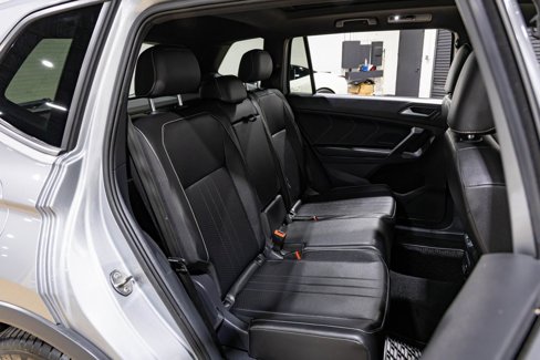 Used 2022 Volkswagen Tiguan SE R-Line image 32