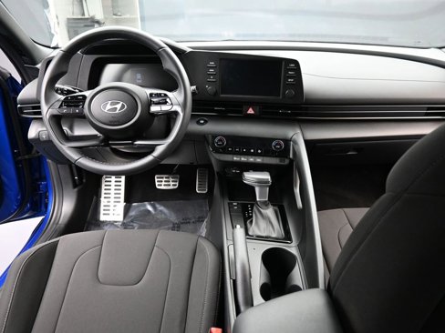 Certified 2025 Hyundai Elantra Sport image 10