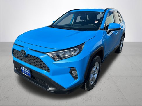 Used 2021 Toyota RAV4 XLE image 2