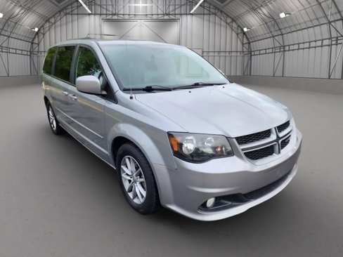Used 2014 Dodge Grand Caravan R/T image 1