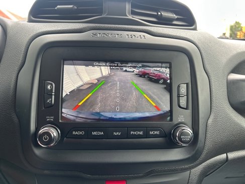 Used 2016 Jeep Renegade Trailhawk image 22