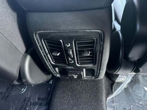 Used 2021 Jeep Grand Cherokee Laredo X image 14