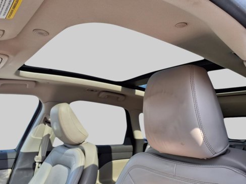 Used 2021 Lincoln Corsair AWD w/ Premium Package image 11
