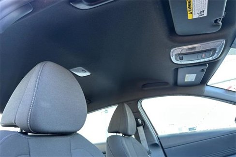 Used 2025 Hyundai Elantra Sport image 17