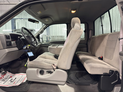 Used 2001 Ford F250 XLT image 3