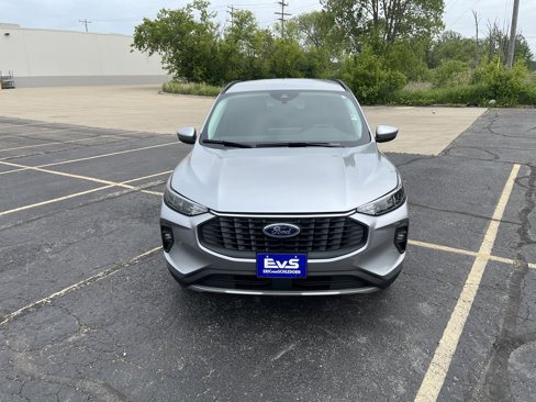 Used 2023 Ford Escape SE image 2