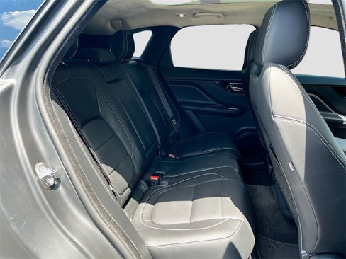 Used 2019 Jaguar F-PACE R-Sport image 28