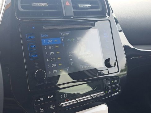 Used 2017 Toyota Prius Four image 18