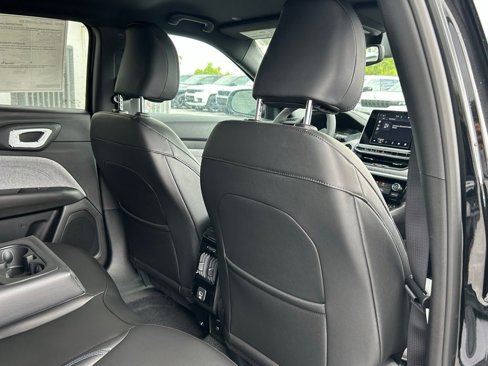 New 2025 Jeep Compass Latitude w/ Altitude Special Edition image 28