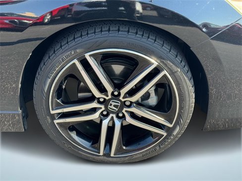 Used 2016 Honda Accord Touring image 7