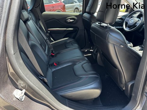 Used 2019 Jeep Cherokee Trailhawk w/ Comfort/Convenience Group image 26