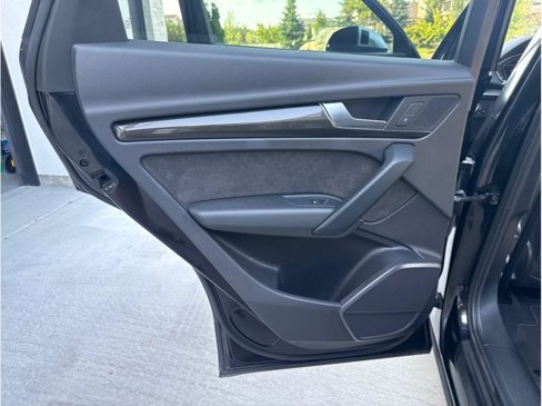 Used 2018 Audi SQ5 Premium Plus w/ Navigation Package image 30