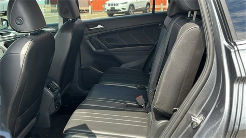 Used 2022 Volkswagen Tiguan SE image 24