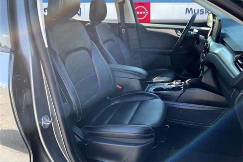 Used 2022 Ford Escape SEL image 26