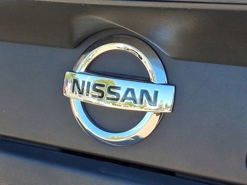 Used 2018 Nissan Frontier SV image 28