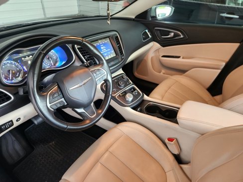 Used 2017 Chrysler 200 Limited Platinum image 26