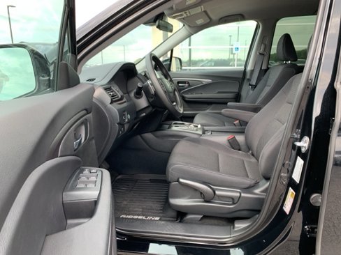Used 2023 Honda Ridgeline Sport image 9