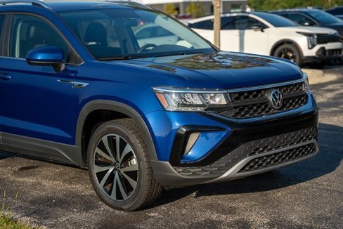 Certified 2022 Volkswagen Taos SE image 37