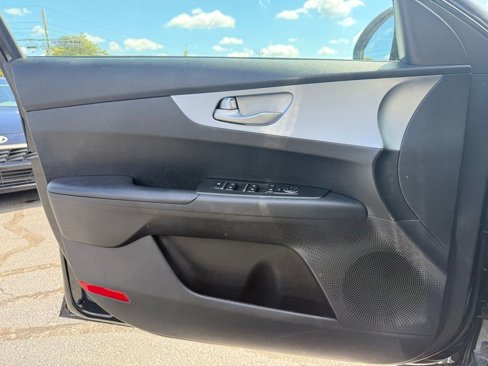 Used 2023 Kia Forte LXS image 22