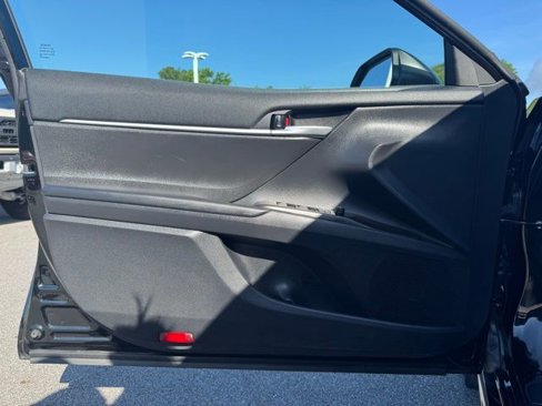 Used 2023 Toyota Camry SE image 13